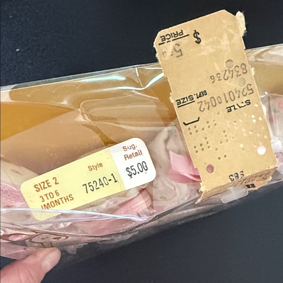 Pink and Cream Baby Shoe Set vintage - Picture 4 of 4